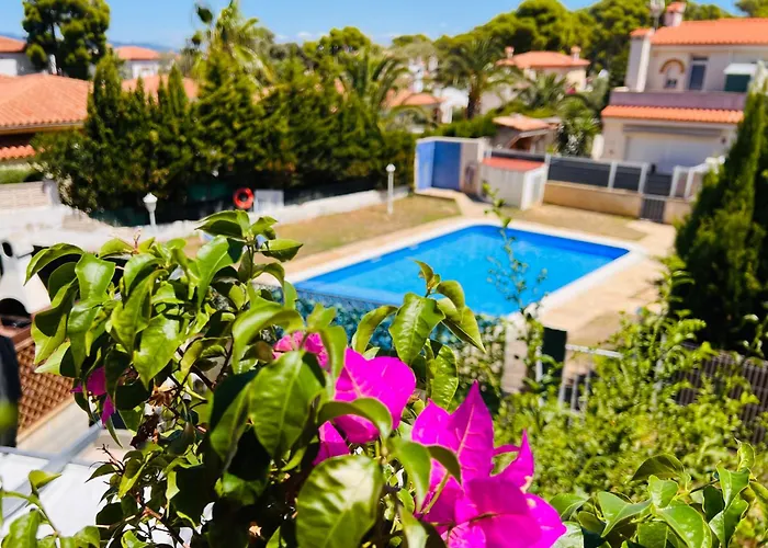 Lovely House Near To The Beach With Pool